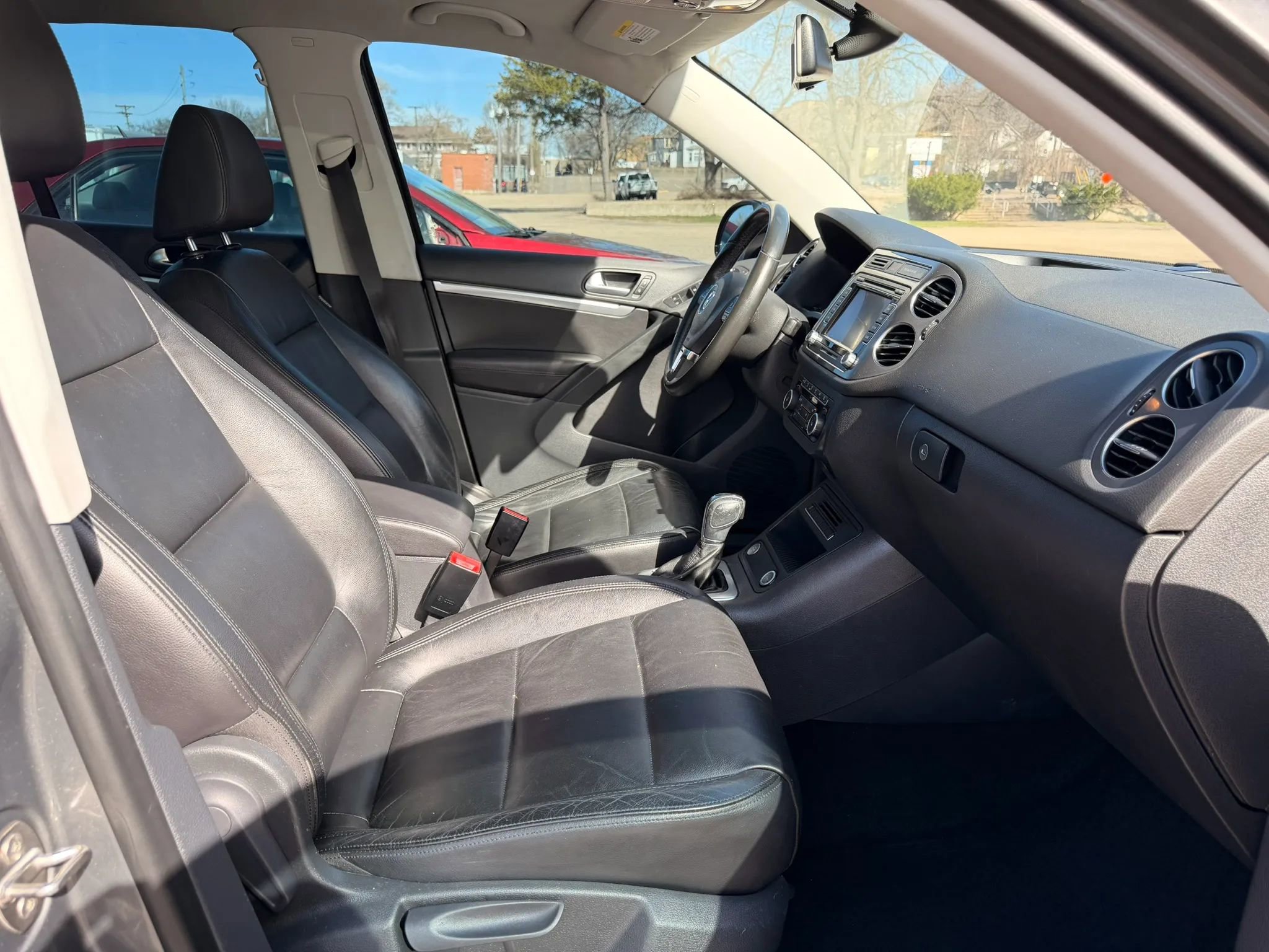 Used 2012 Volkswagen Tiguan S FWD image 19