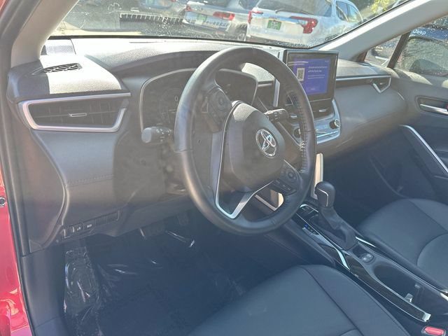 Used 2025 Toyota Corolla Cross XLE w/ Convenience Package AWD/4WD image 13