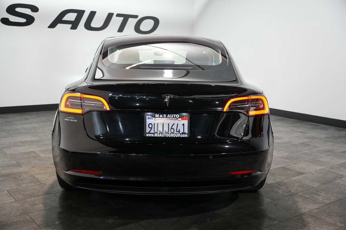 Used 2018 Tesla Model 3 Long Range RWD image 22