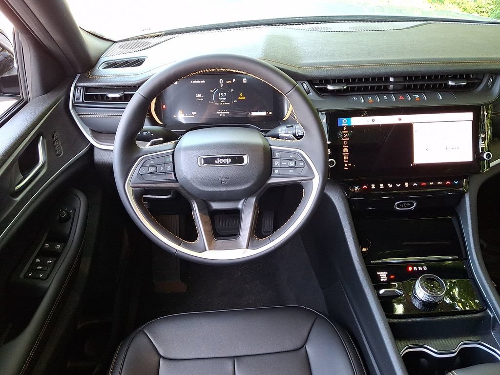 New 2026 Jeep Grand Cherokee L Limited AWD/4WD image 9