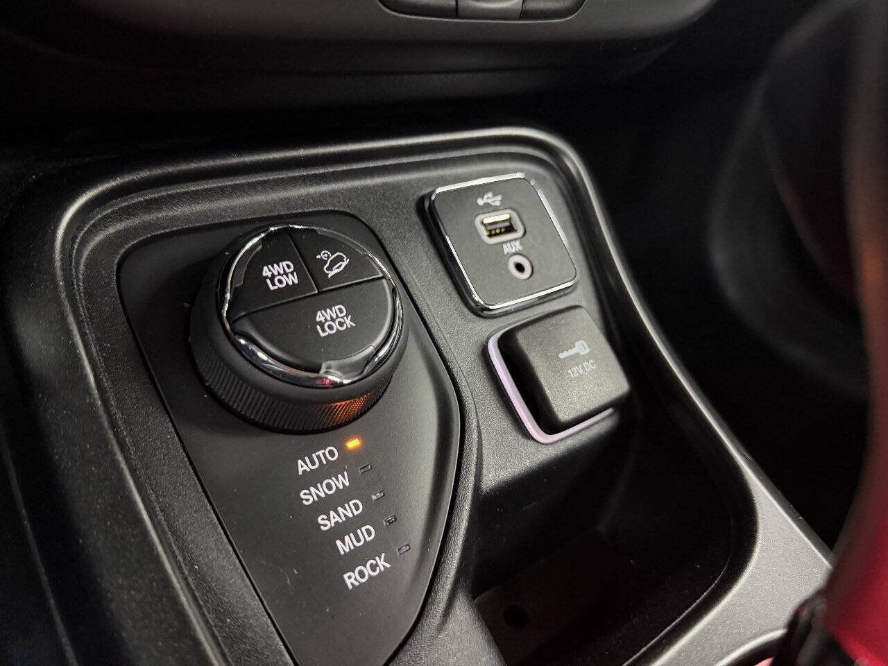 Used 2018 Jeep Compass Trailhawk AWD/4WD image 17
