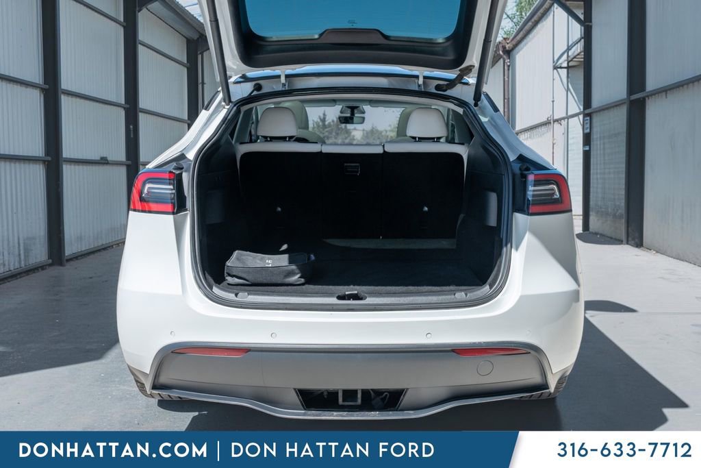 Used 2021 Tesla Model Y Long Range AWD/4WD image 29