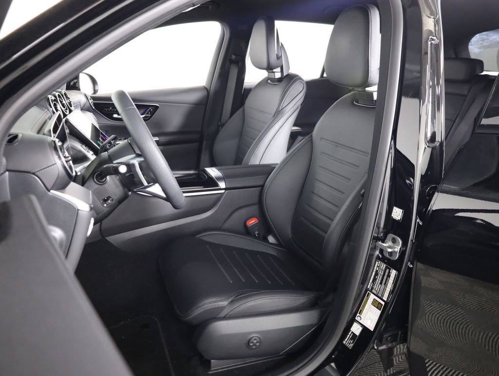 Used 2026 Mercedes-Benz GLC 300 4MATIC image 38