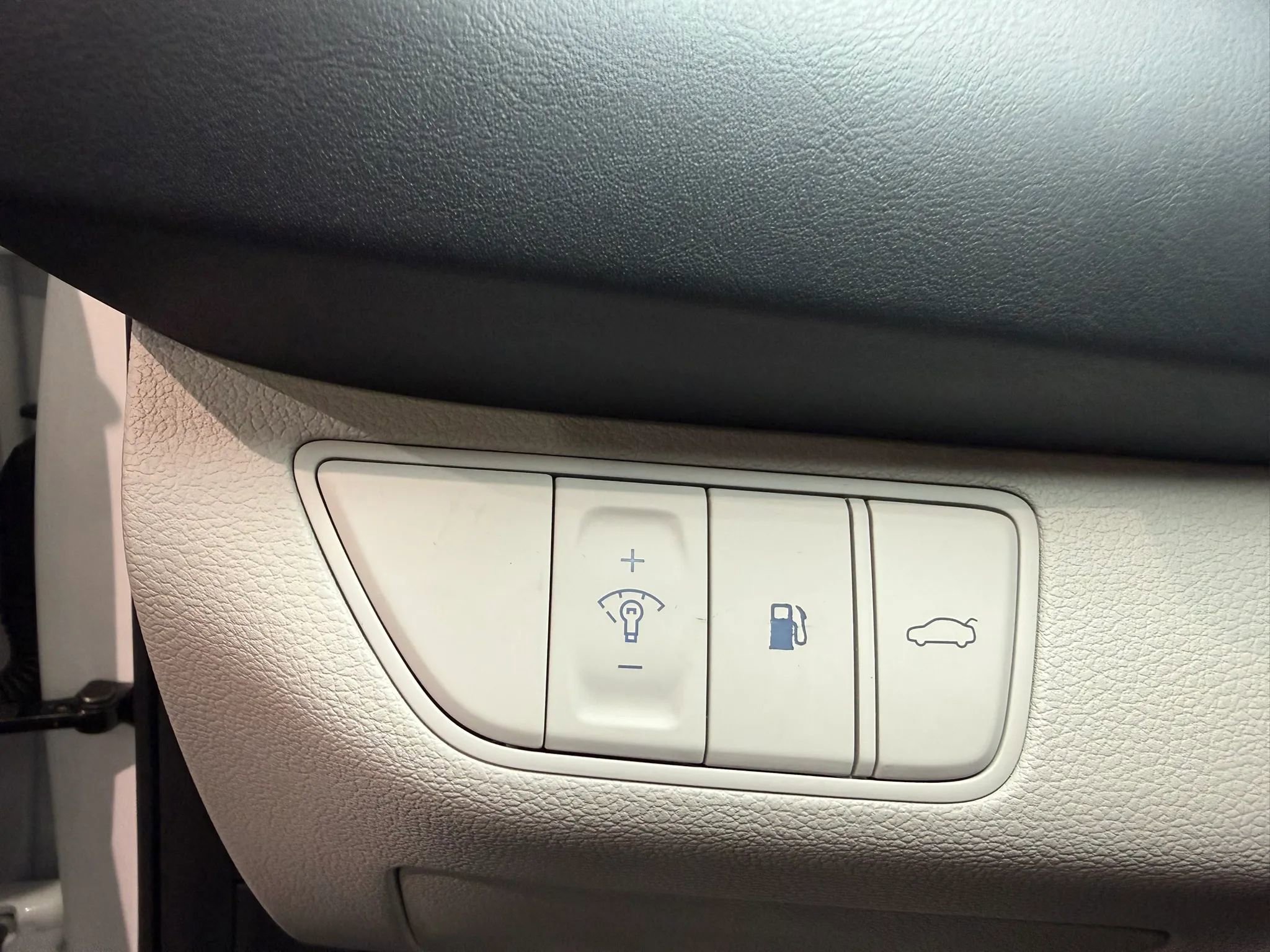 Used 2022 Genesis G70 3.3T image 19