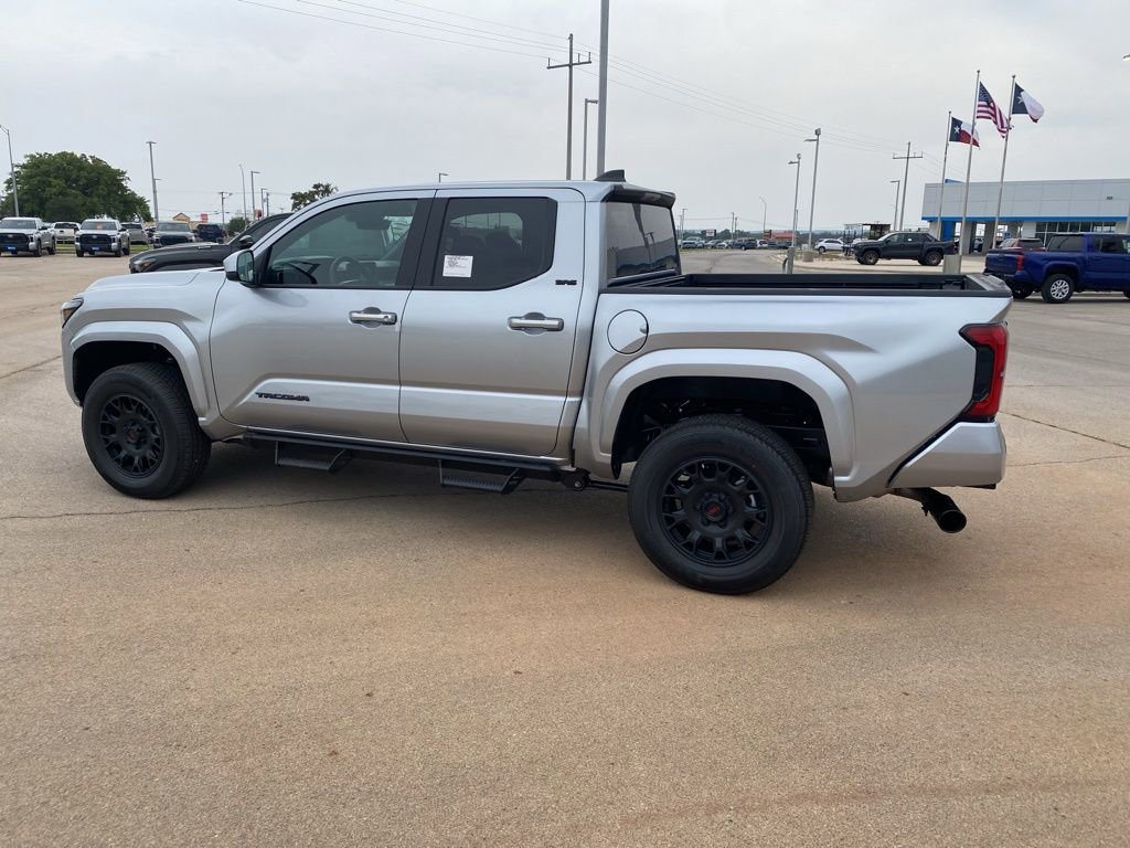 Used 2025 Toyota Tacoma SR5 image 7
