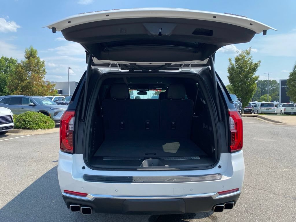 Used 2025 GMC Yukon XL Denali AWD/4WD image 10