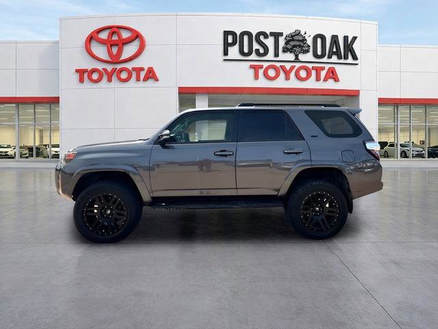 Used 2018 Toyota 4Runner SR5 Premium image 16