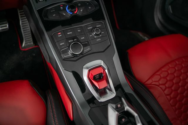 Used 2019 Lamborghini Huracan LP 580-2 RWD image 22
