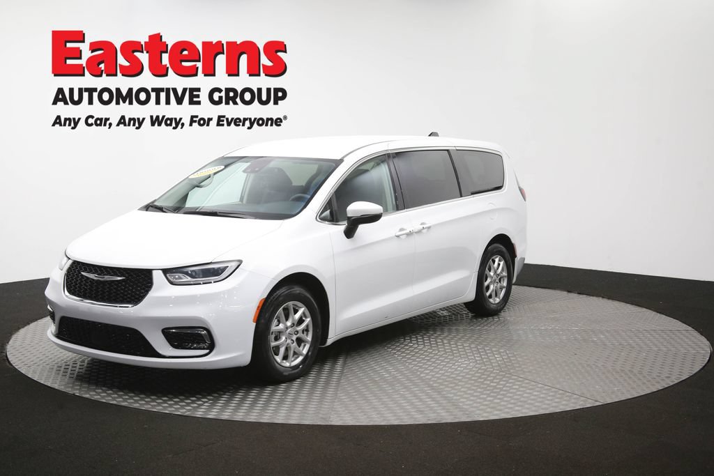Used 2023 Chrysler Pacifica Touring-L FWD image 56