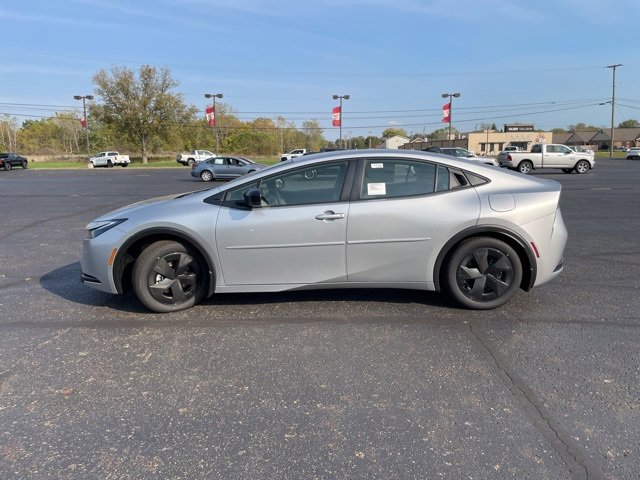 New 2026 Toyota Prius Plug-In Hybrid image 2