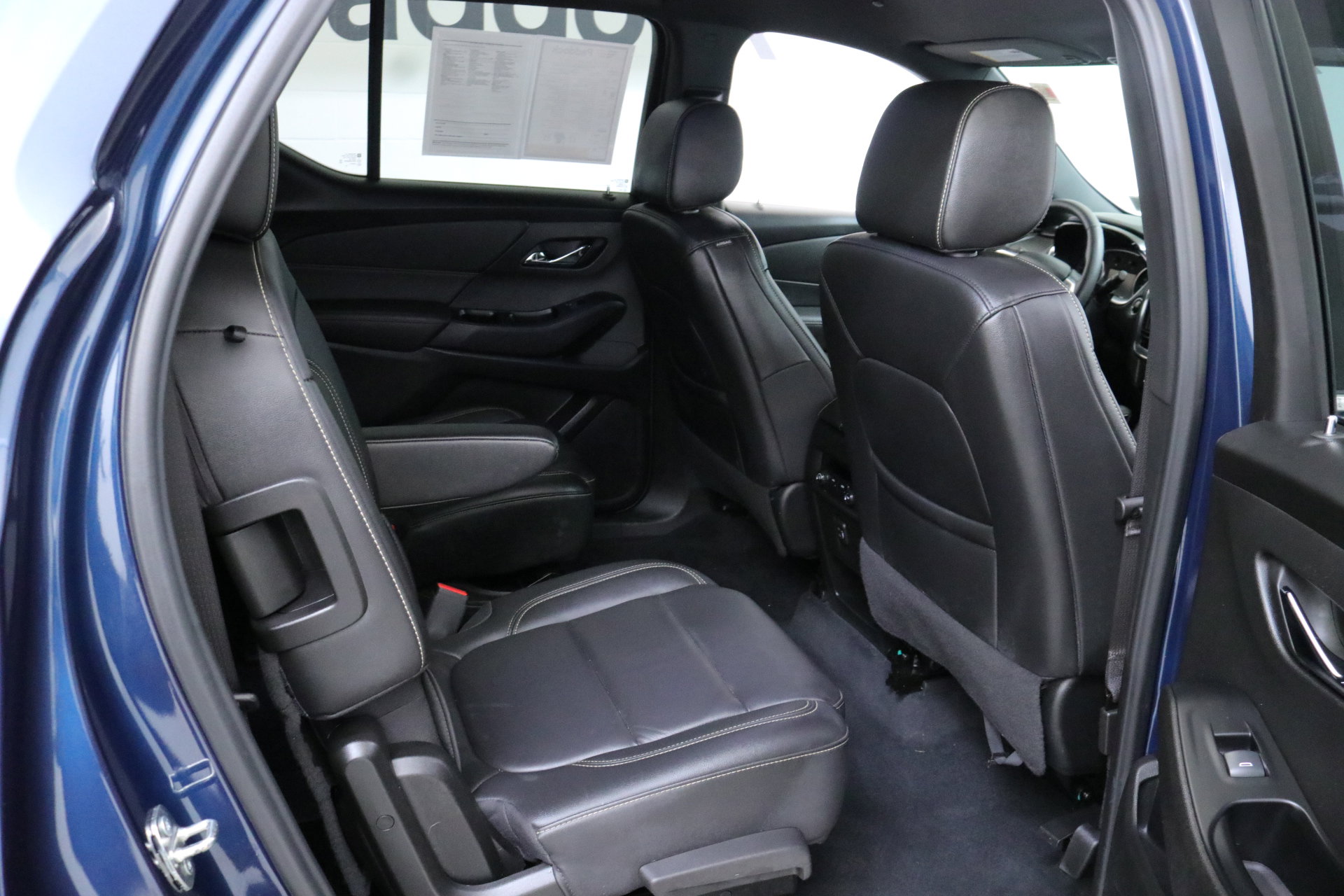 Used 2023 Chevrolet Traverse LT image 27