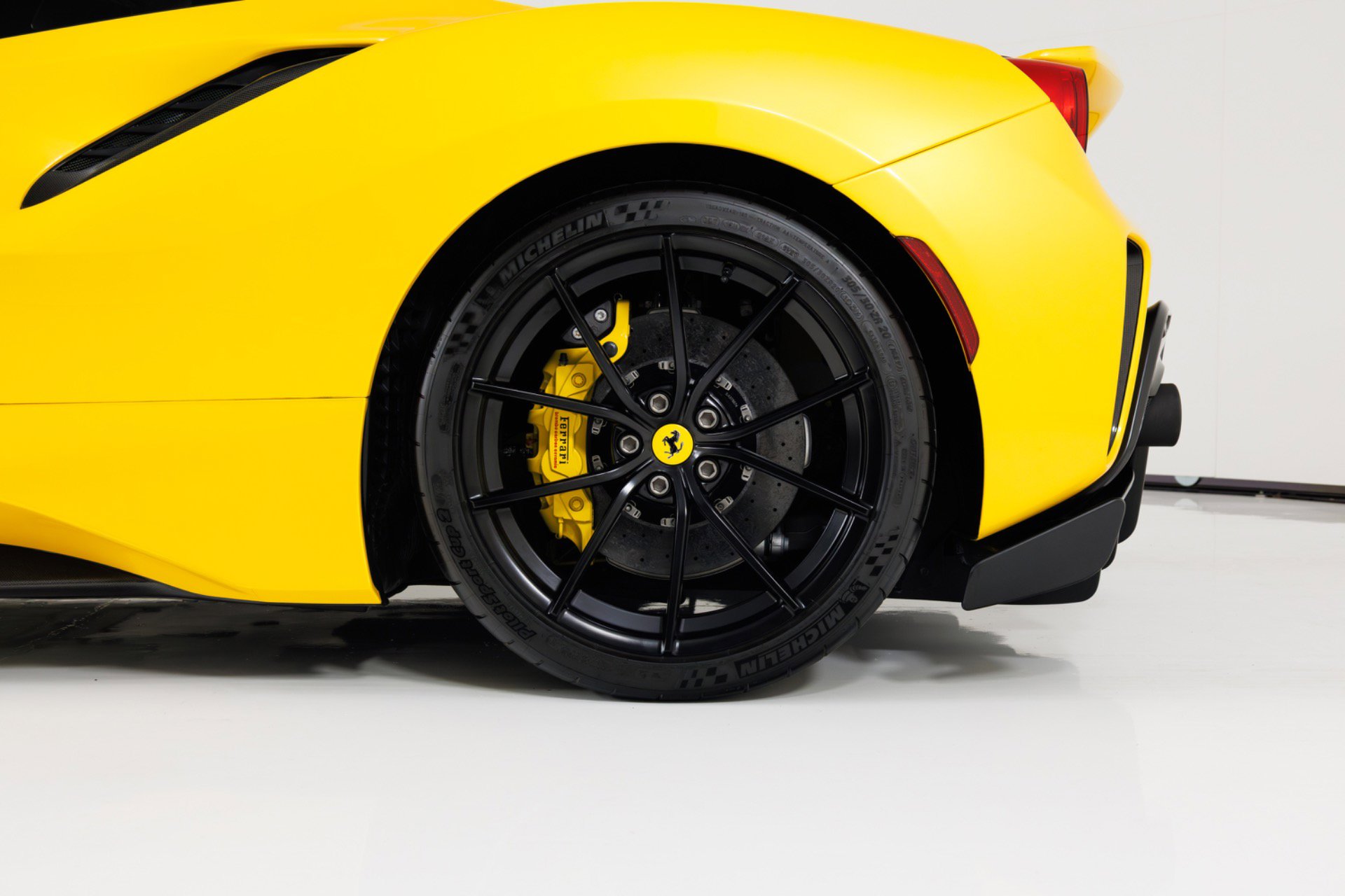 Used 2020 Ferrari 488 Pista image 11