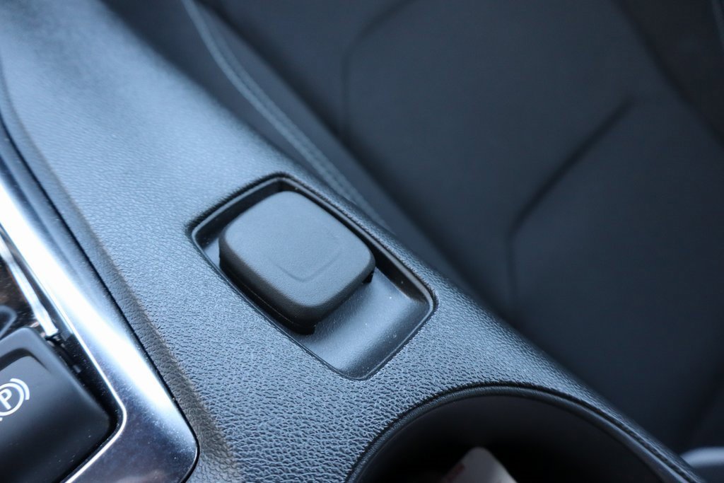 Used 2023 Chevrolet Camaro LT w/ Technology Package image 18