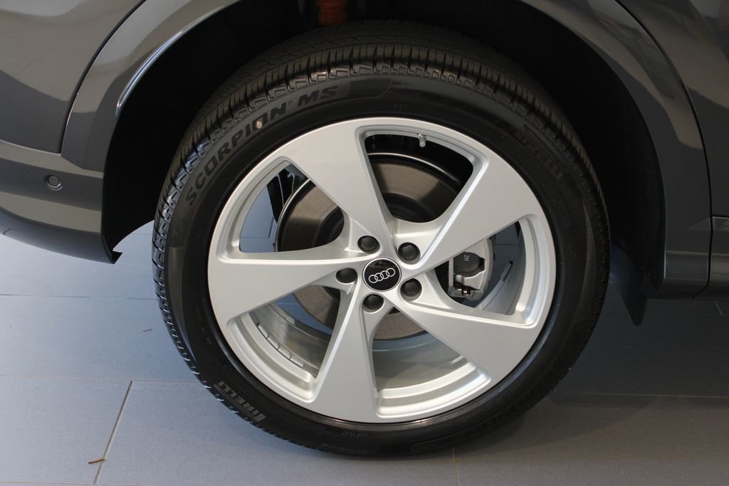 New 2025 Audi Q5 Premium Plus image 35