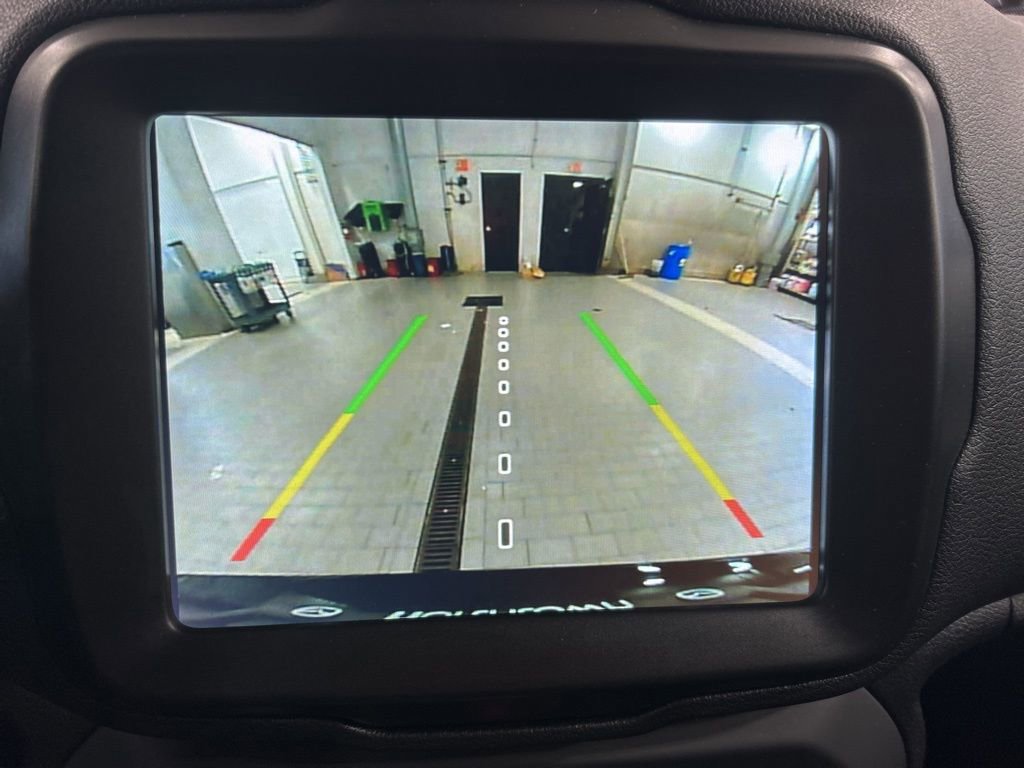Used 2022 Jeep Renegade Latitude w/ Convenience Group image 20