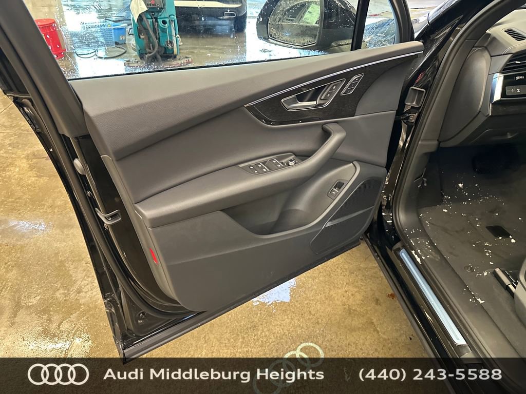 Used 2026 Audi Q7 3.0T Premium w/ Convenience Plus Package image 11