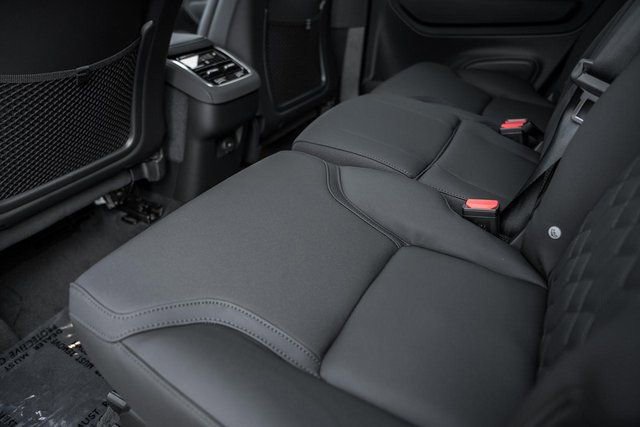 New 2026 Volvo XC90 B6 Plus w/ Protection Package Premier image 32
