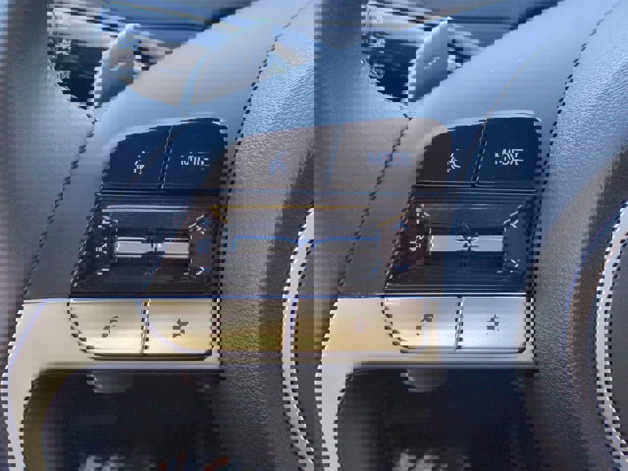 Used 2024 Hyundai Tucson Limited image 25