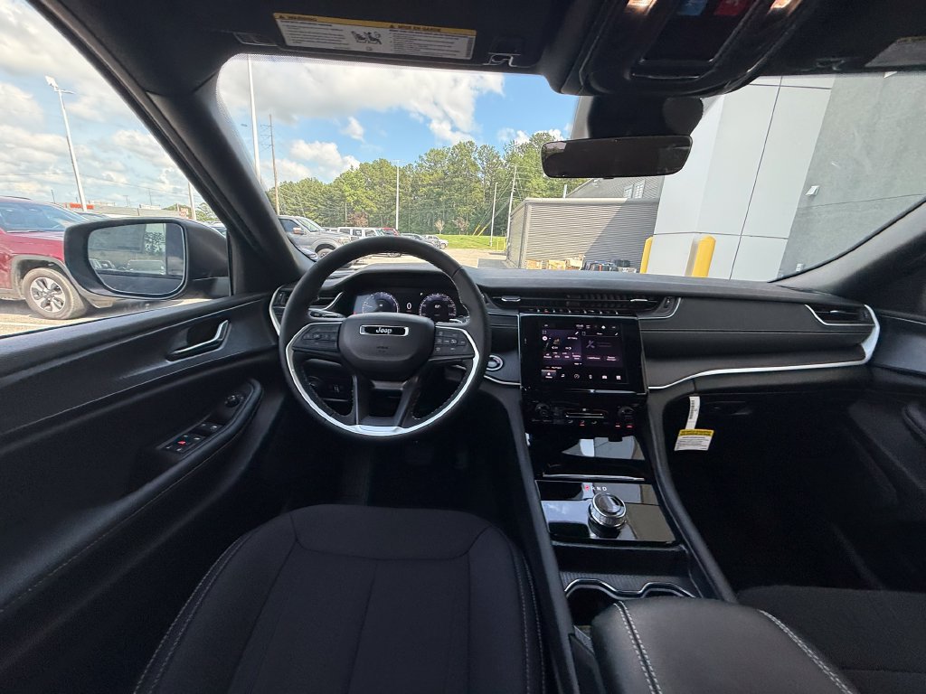 New 2026 Jeep Grand Cherokee Laredo RWD image 8