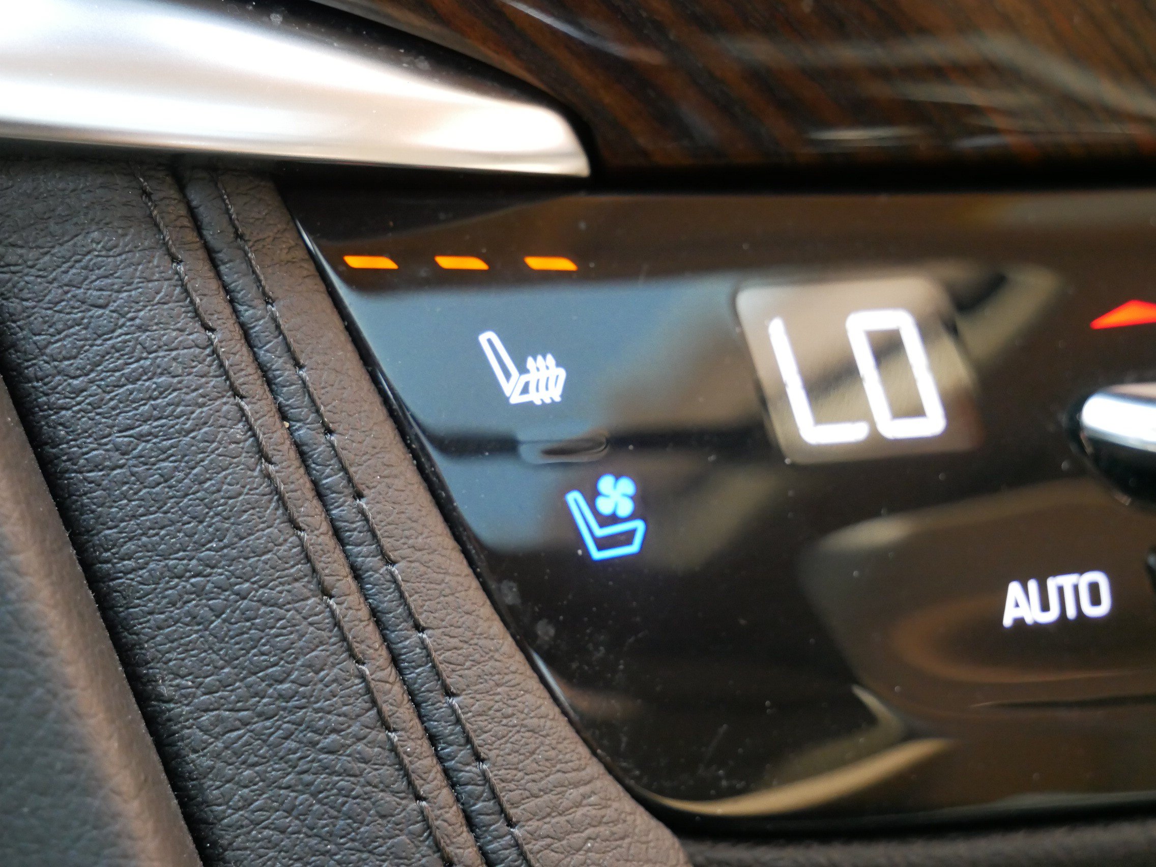 Certified 2024 Cadillac XT6 Premium Luxury w/ Platinum Package AWD/4WD image 19
