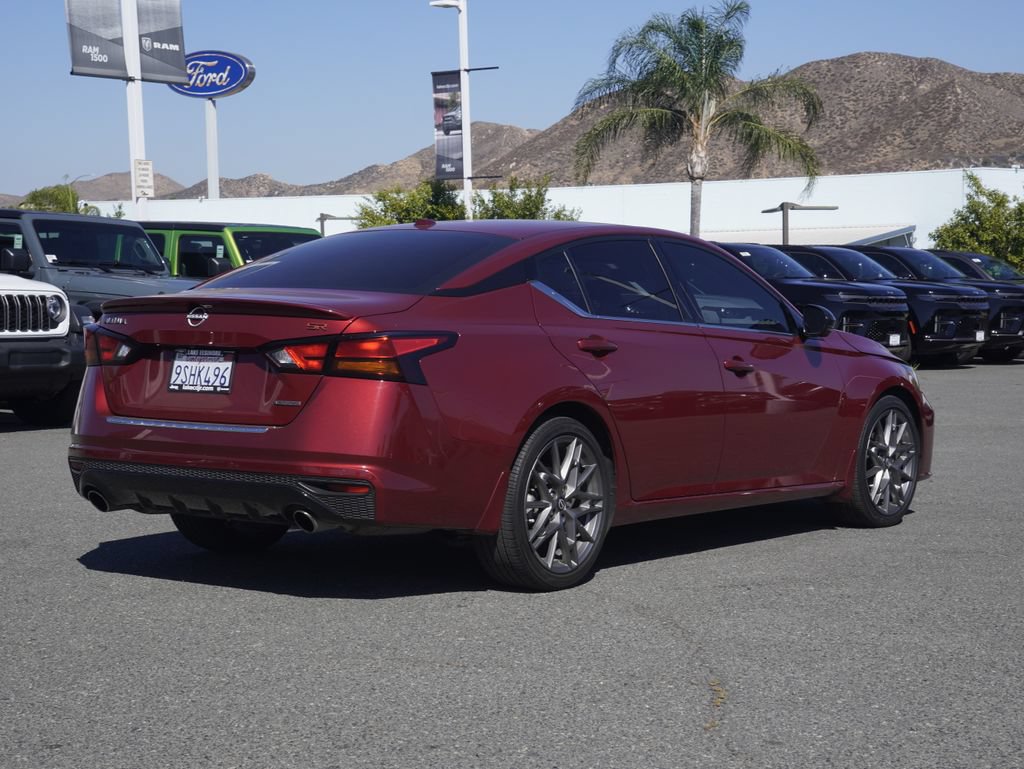 Used 2023 Nissan Altima 2.0 SR FWD image 4