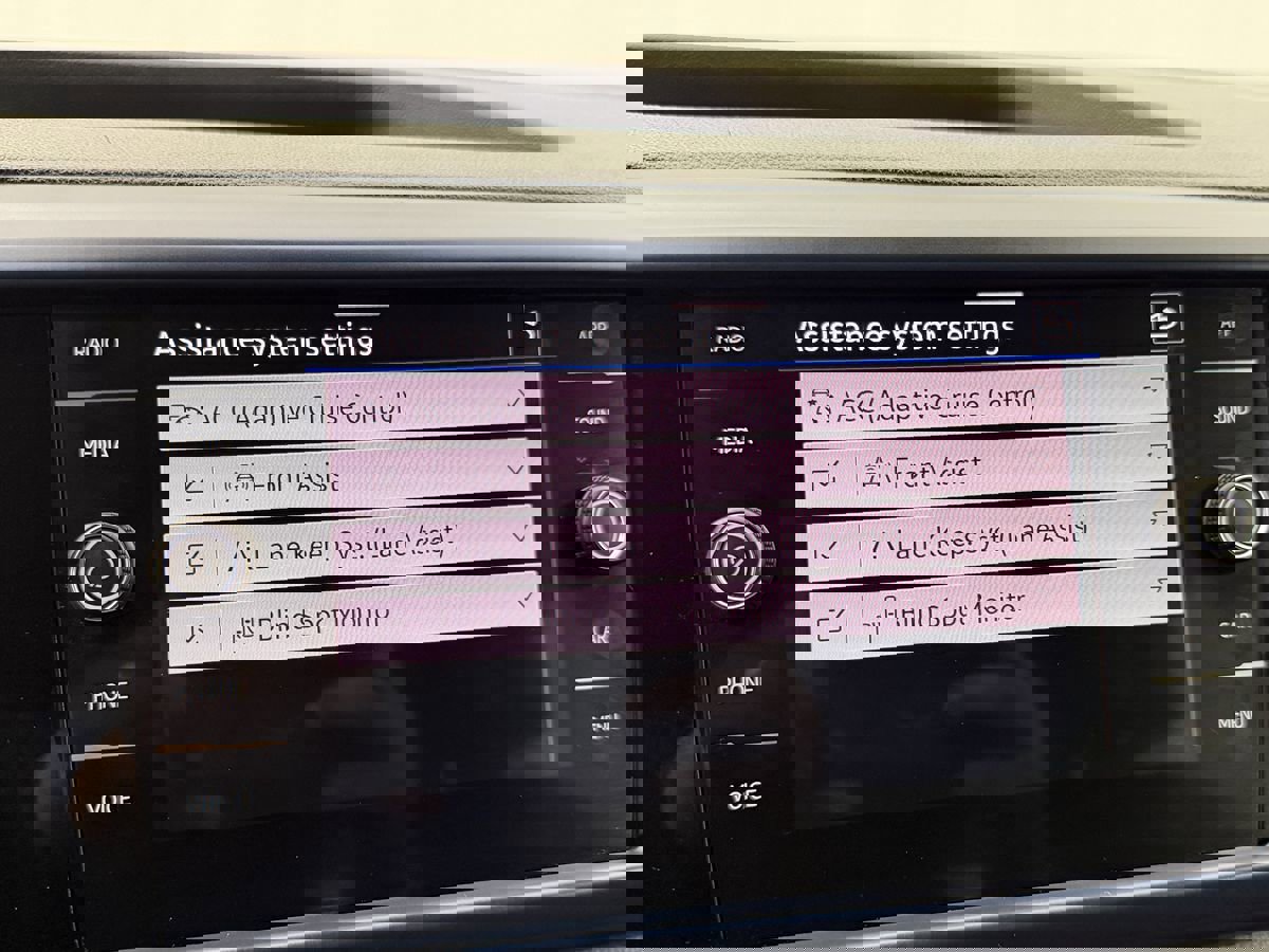 Used 2024 Volkswagen Taos SE FWD image 18