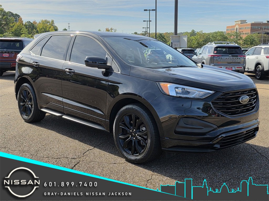 Used 2022 Ford Edge SE w/ Black Appearance Package