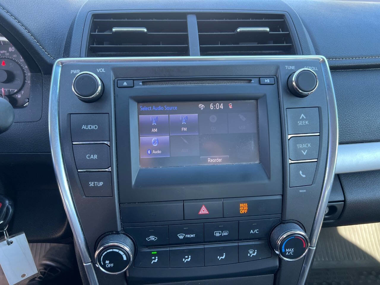 Used 2017 Toyota Camry SE image 13
