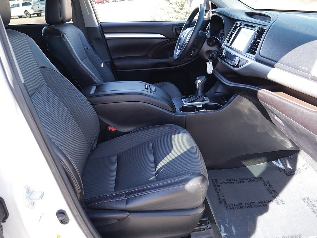 Used 2016 Toyota Highlander Plus AWD/4WD image 52