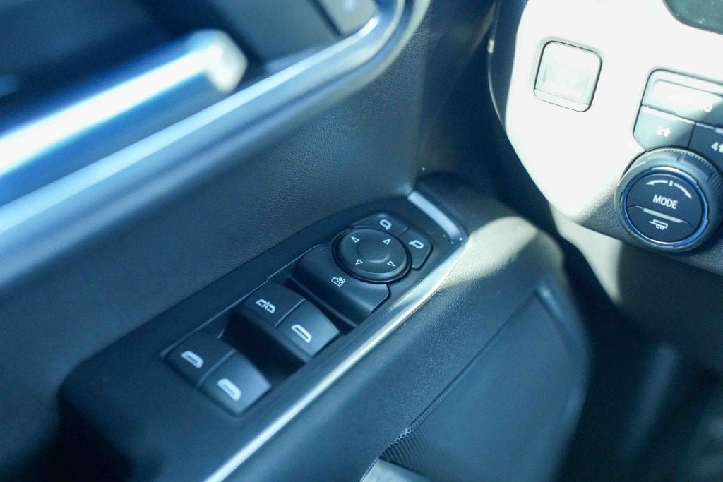 Used 2023 Chevrolet Silverado 1500 LT AWD/4WD image 26