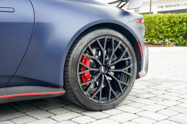 Used 2023 Aston Martin V12 Vantage Roadster RWD image 48