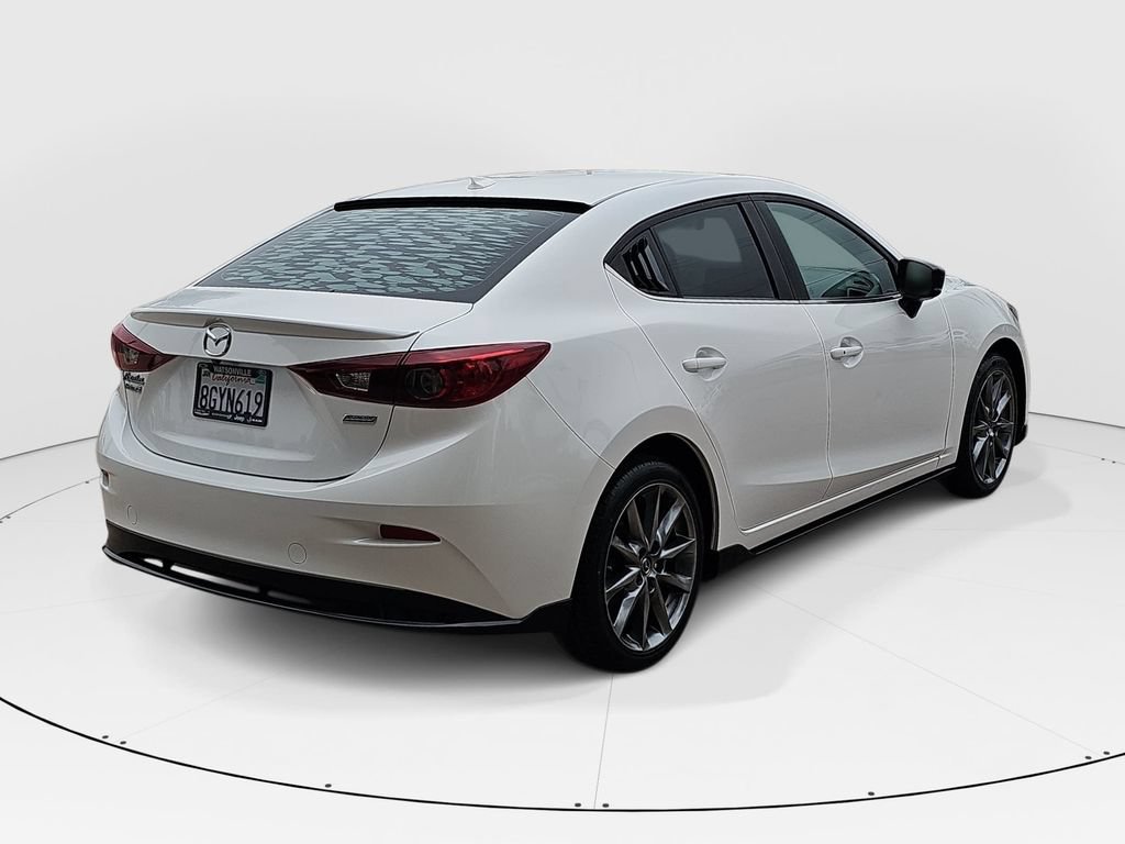 Used 2018 MAZDA MAZDA3 Touring FWD image 3