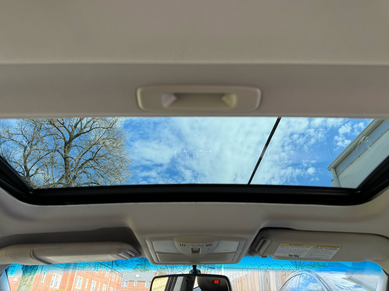 Used 2015 INFINITI Q40 AWD w/ Moonroof Package image 21