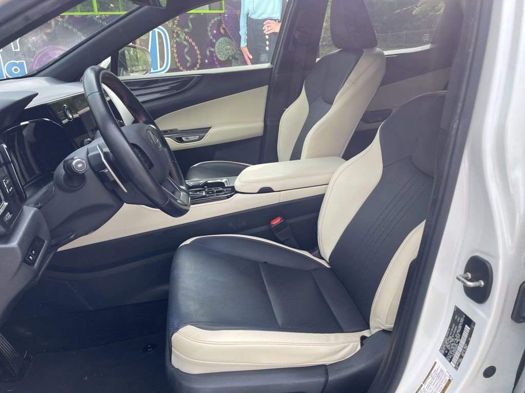 Used 2024 Lexus NX 250 FWD w/ Towing Package (2000 Lbs) image 9