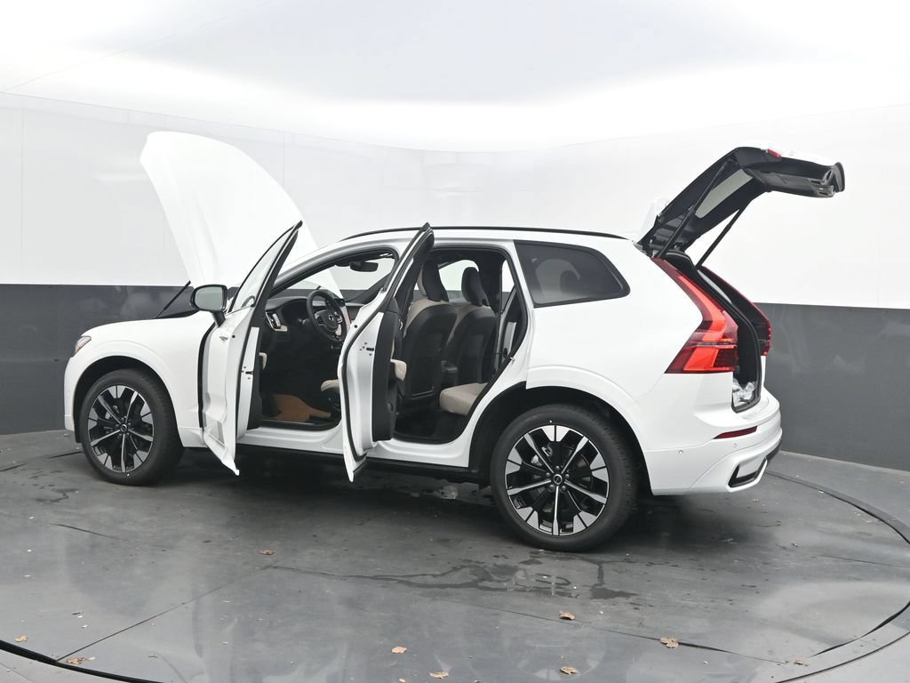 New 2026 Volvo XC60 B5 Plus w/ Protection Package Premier AWD/4WD image 39