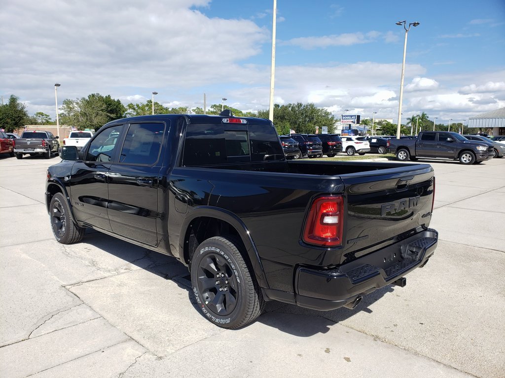New 2026 RAM 1500 4x4 Crew Cab image 4