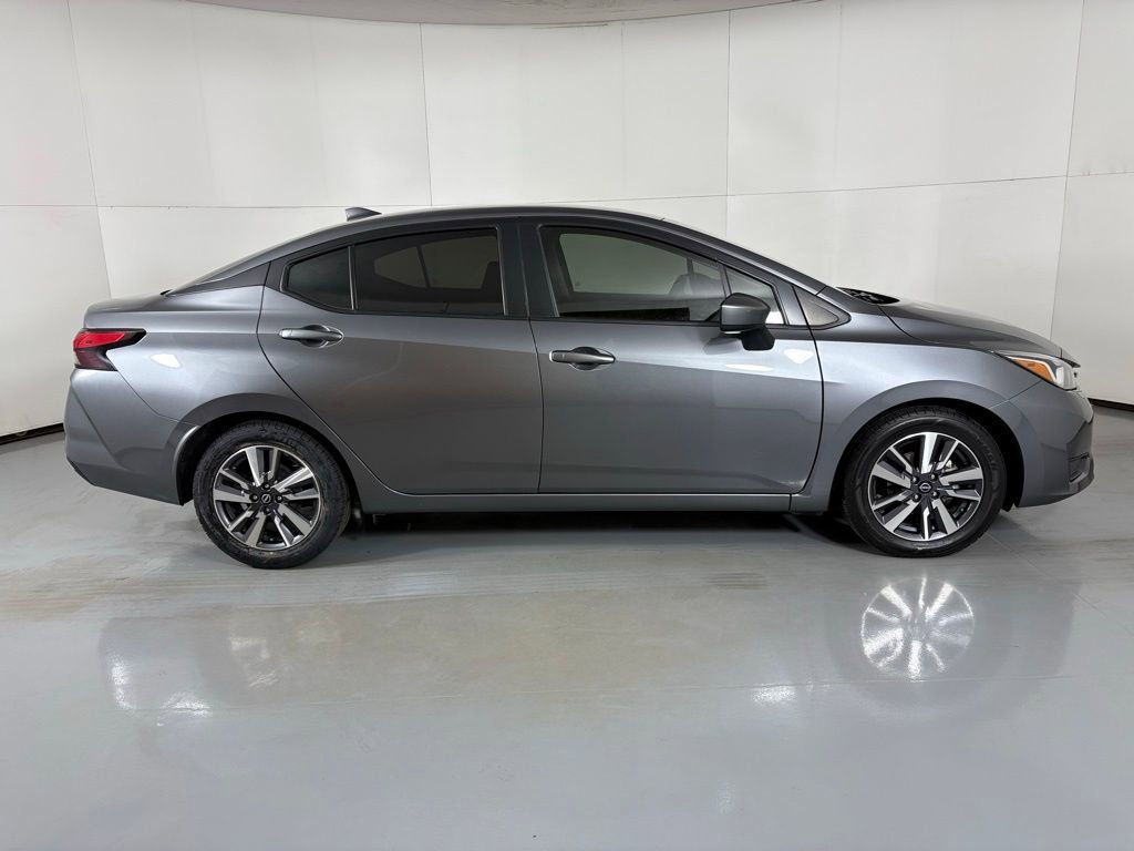 Used 2023 Nissan Versa SV image 9