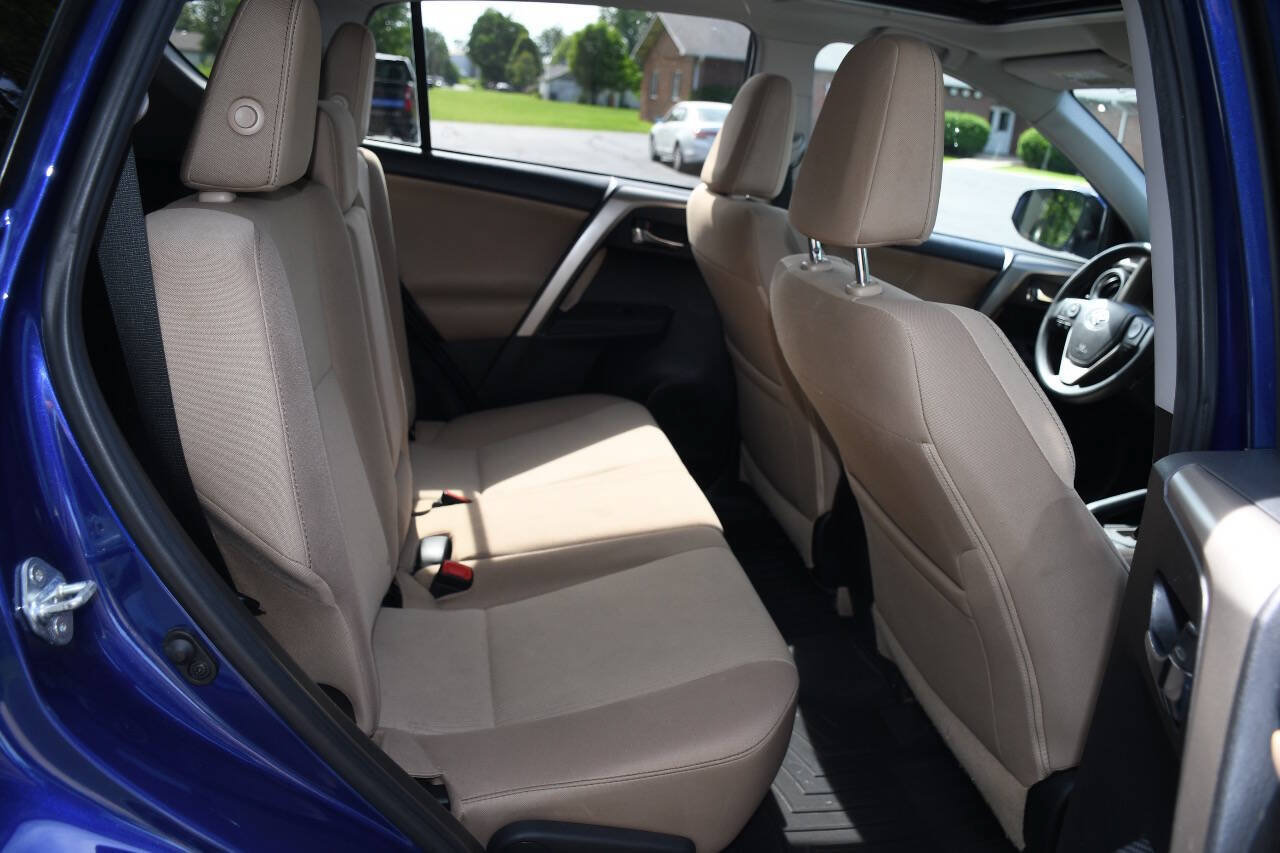 Used 2015 Toyota RAV4 XLE AWD/4WD image 19