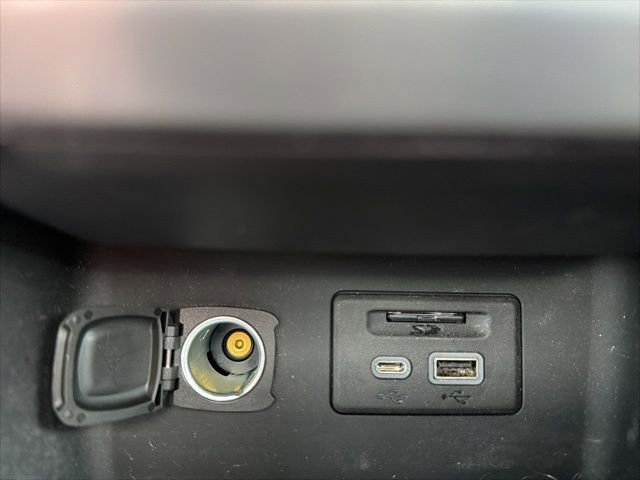 Used 2023 GMC Acadia AT4 w/ Technology Package image 39