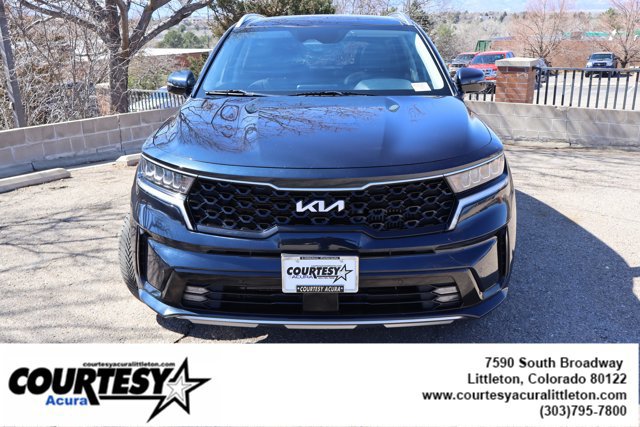 Used 2023 Kia Sorento EX w/ Panoramic Sunroof Package image 2