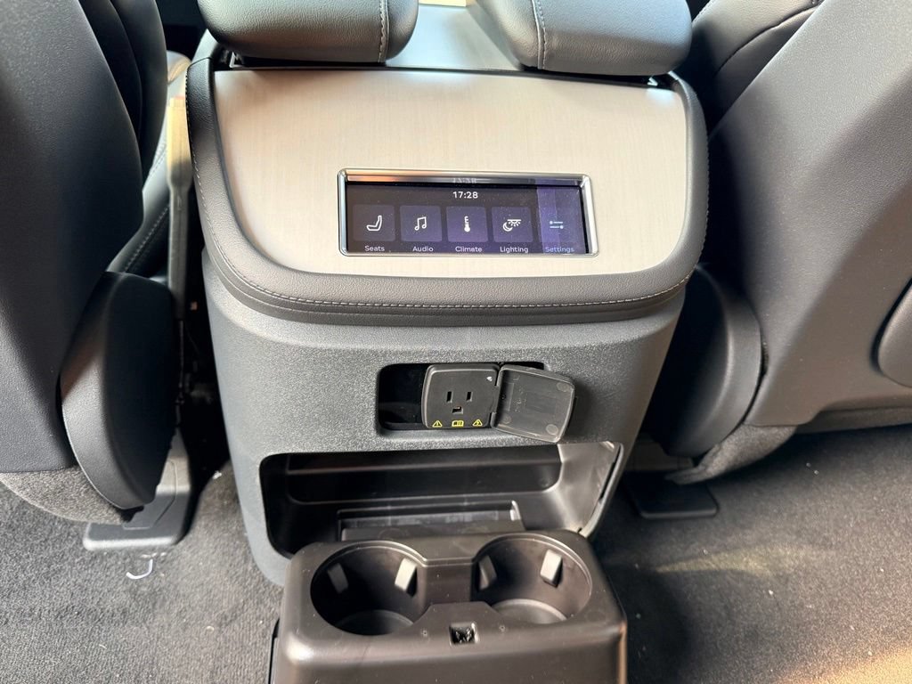 New 2027 Lincoln Navigator L Premier AWD/4WD image 12