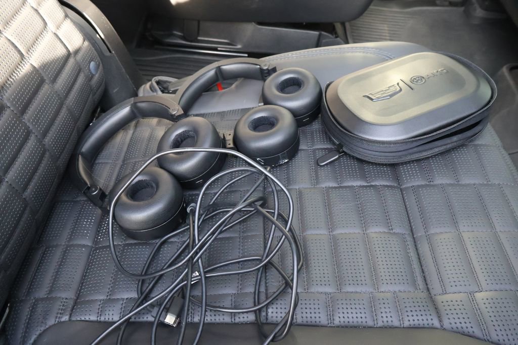 Used 2023 Cadillac Escalade Sport Platinum w/ LPO, ONYX Package image 58