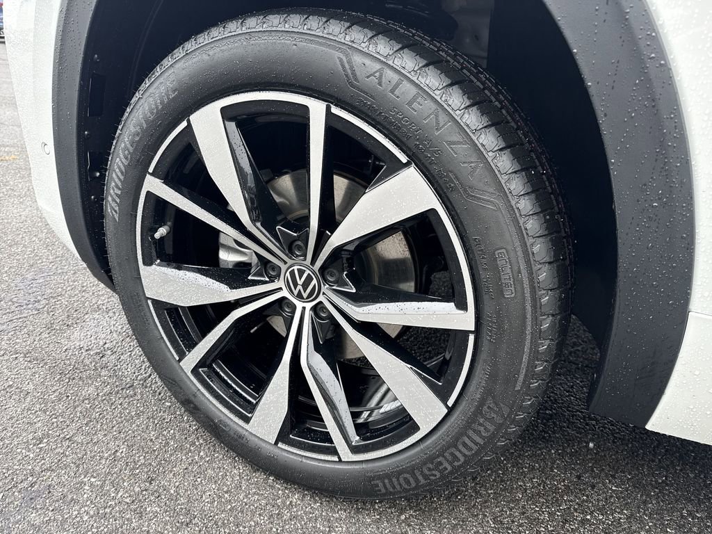 New 2026 Volkswagen Atlas Cross Sport SEL Premium R-Line image 8