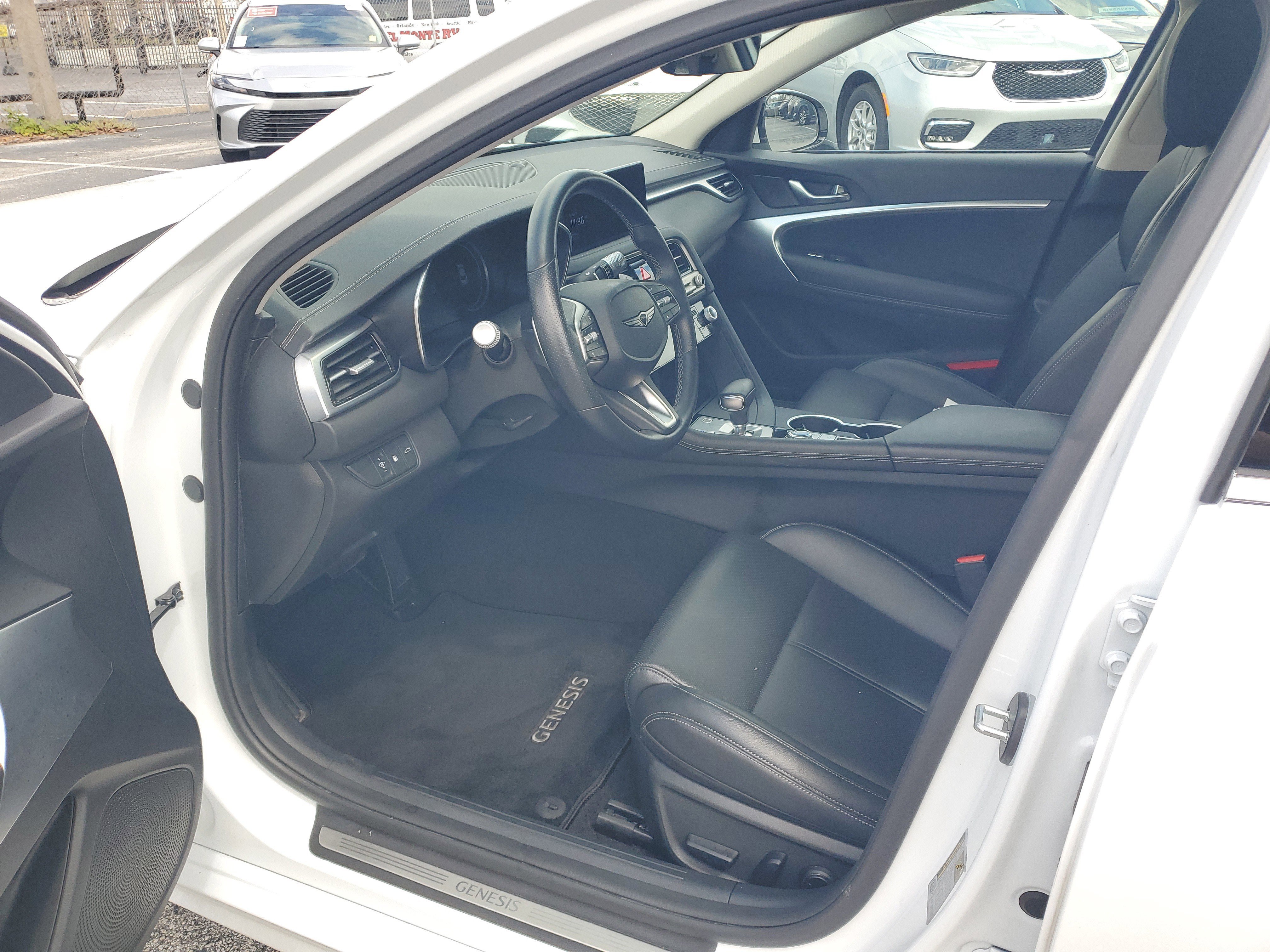 Used 2025 Genesis G70 2.5T image 11