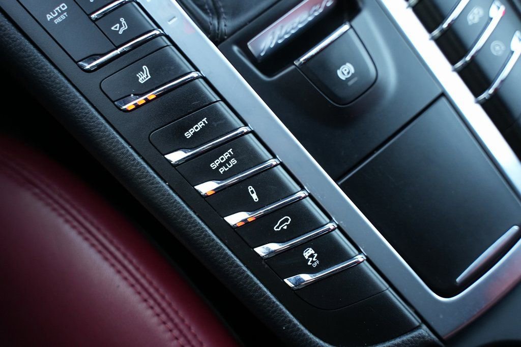 Used 2018 Porsche Macan GTS image 42