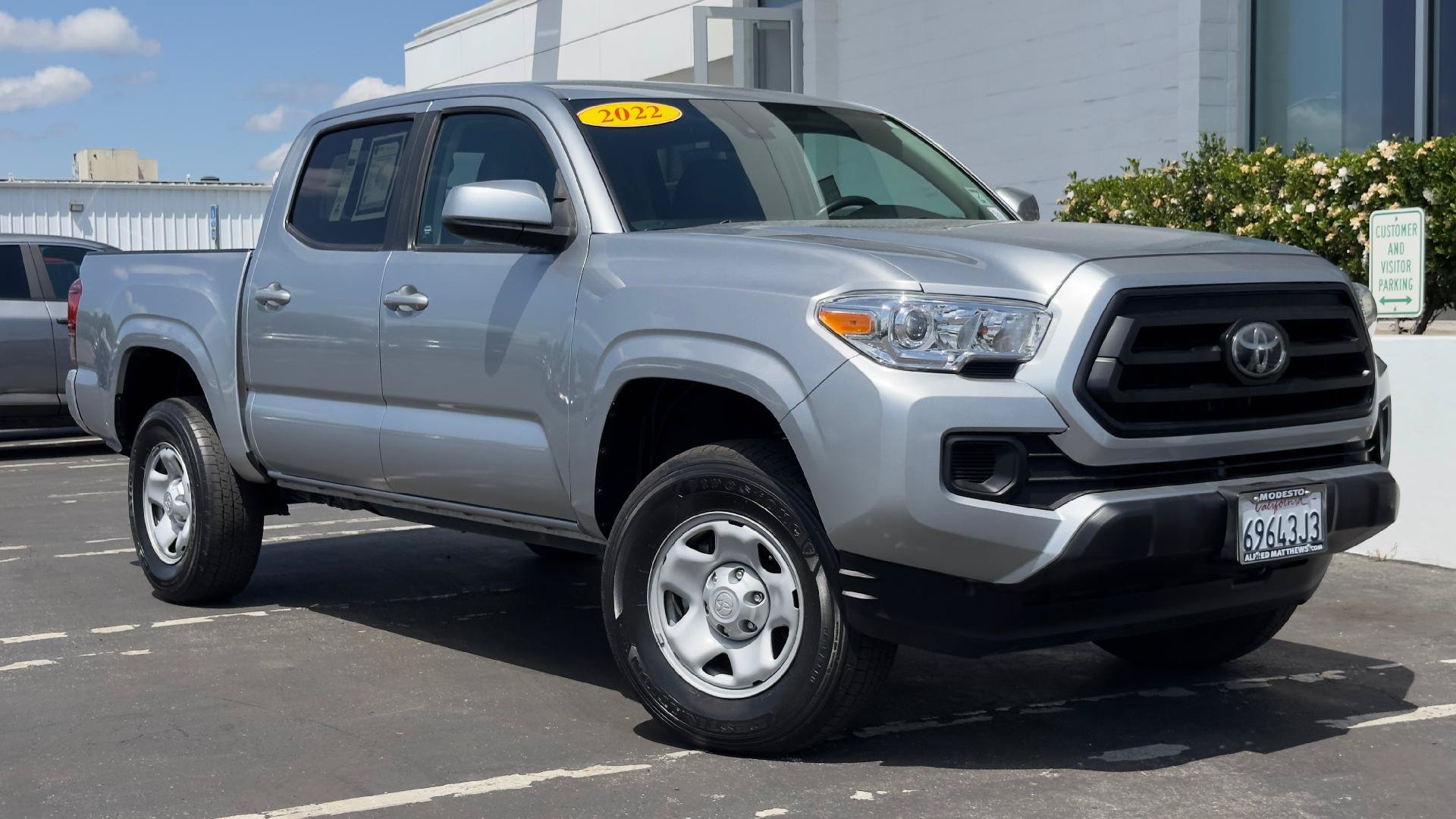 Used 2022 Toyota Tacoma SR w/ SR Convenience Package RWD image 1