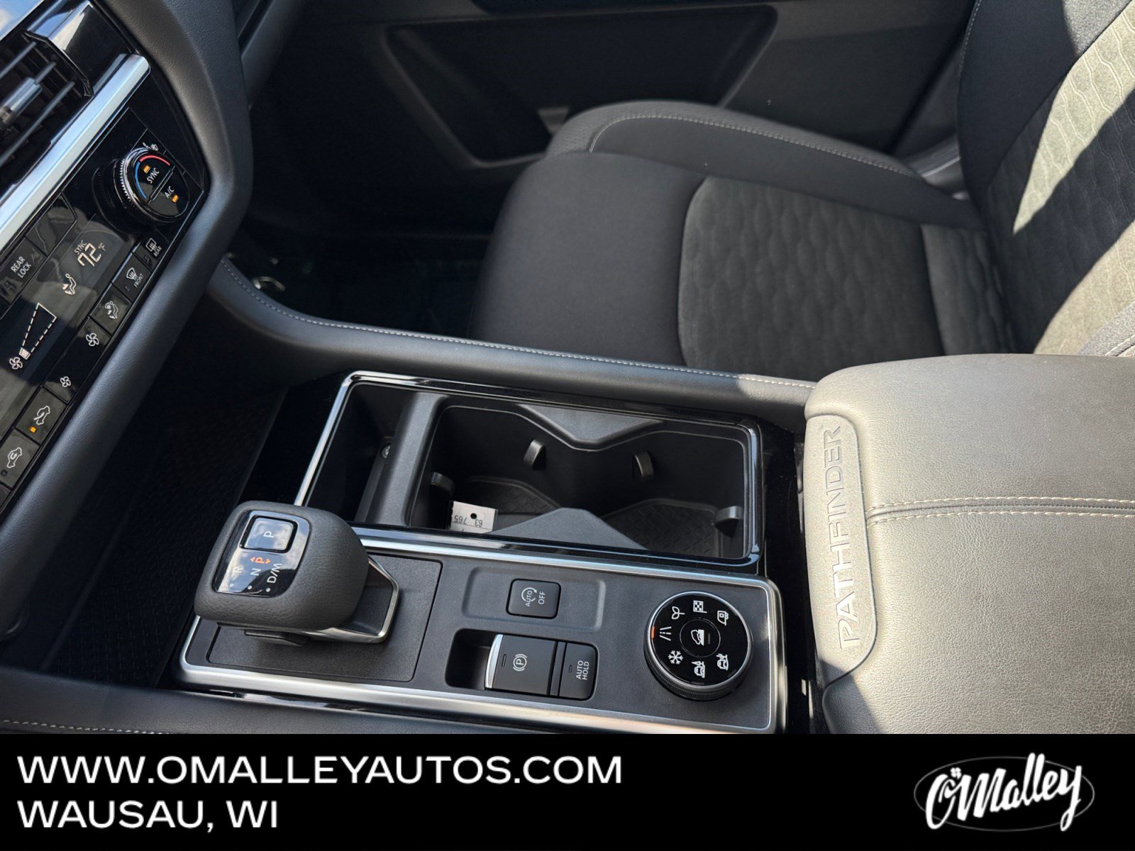 Used 2024 Nissan Pathfinder SV image 22