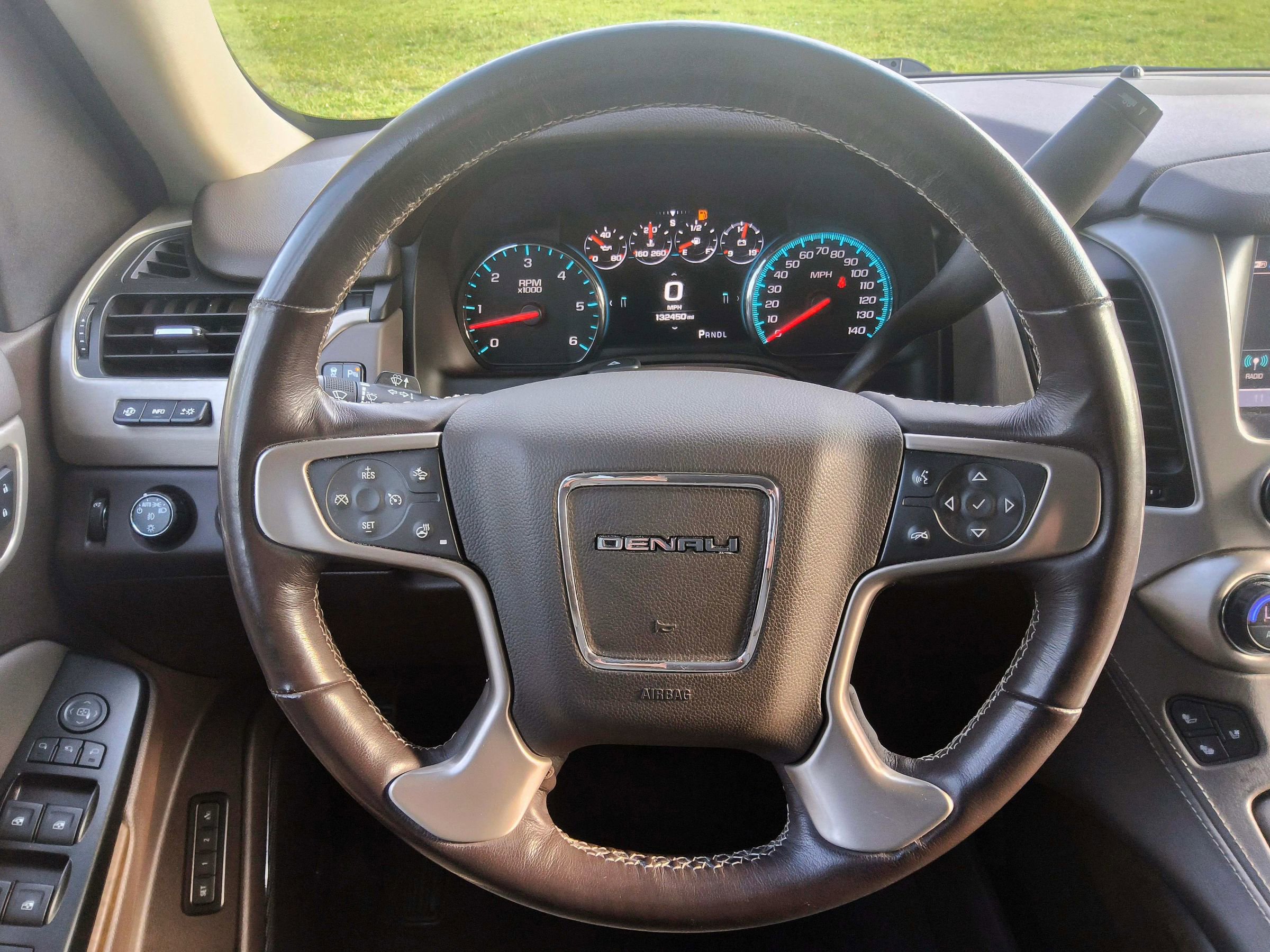 Used 2018 GMC Yukon Denali w/ Enhanced Security Package AWD/4WD image 8