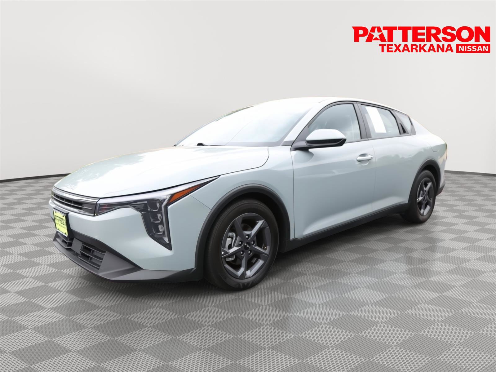 Used 2025 Kia K4 LXS FWD image 1