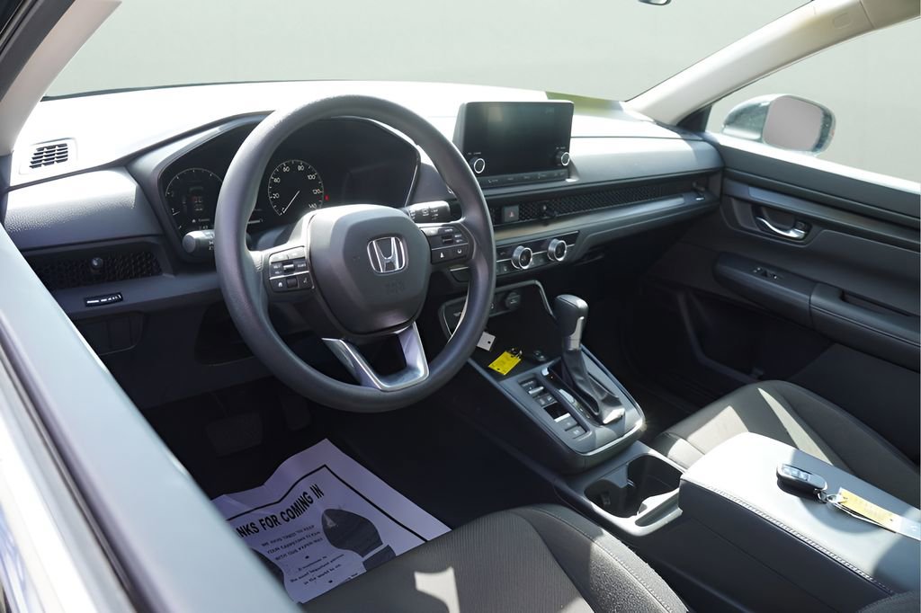 Used 2025 Honda CR-V LX image 11